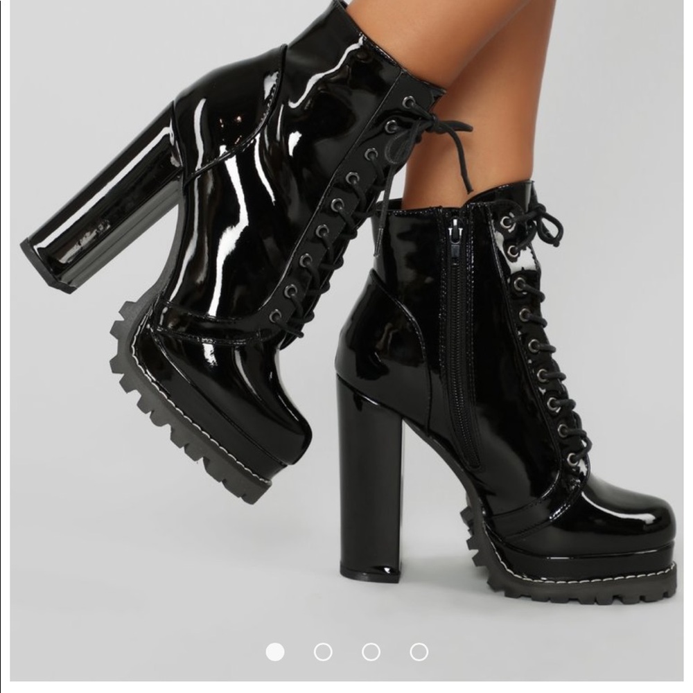 Fashion Nova boots